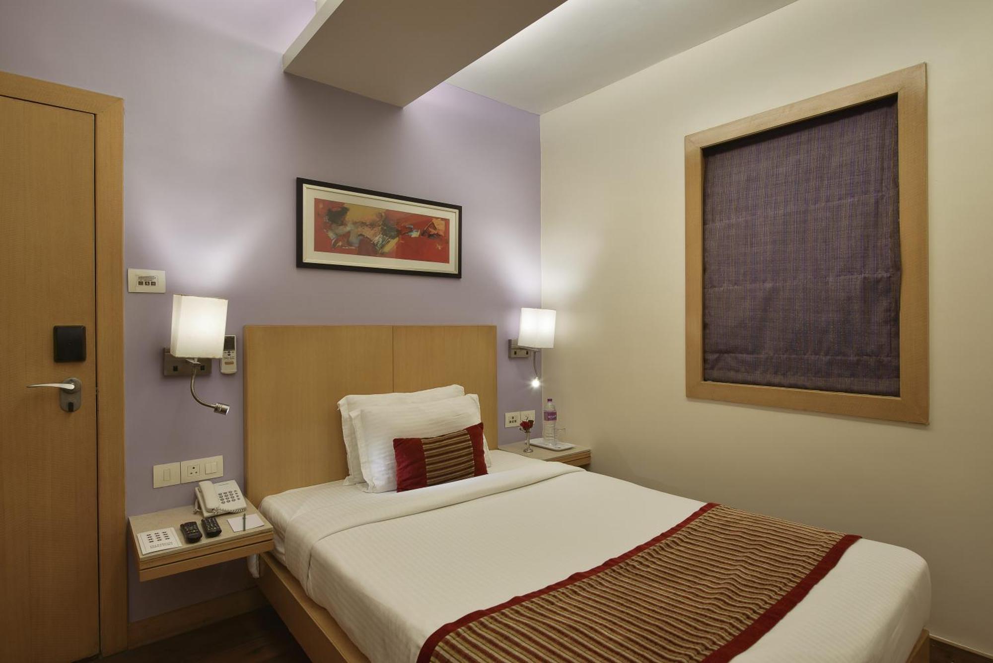 Standard Single Room,829553543:JPEG