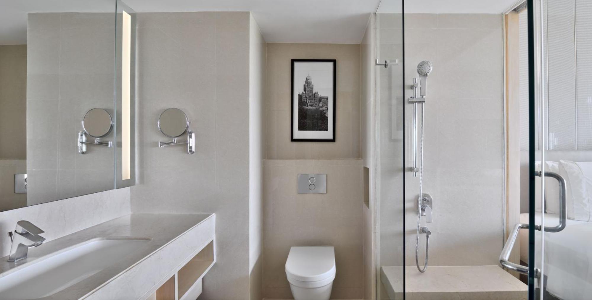 Guest Room 1 King Hill View Curated high-tea experience & enjoy on F&B Spa