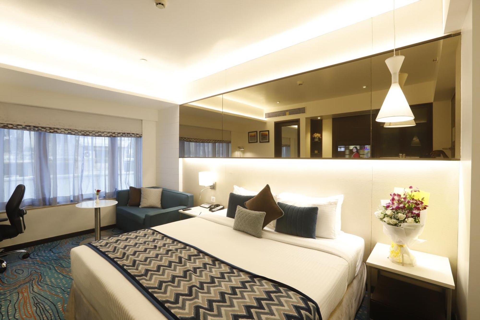 Club Room Queen Bed