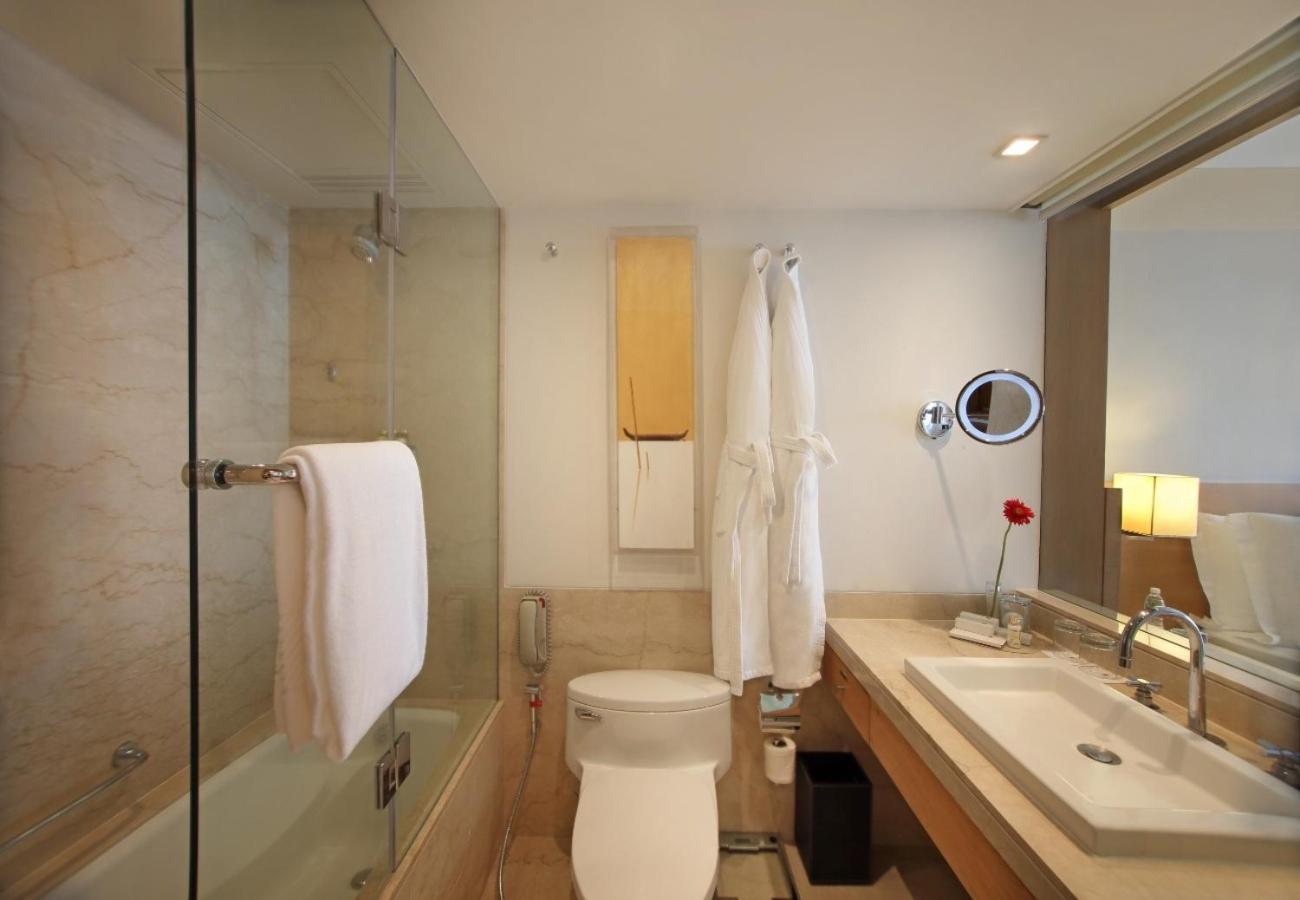 Premier City View Room Twin Bed